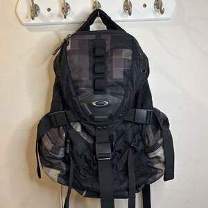 Oakley Icon 3.0 Tactical Backpack, Black